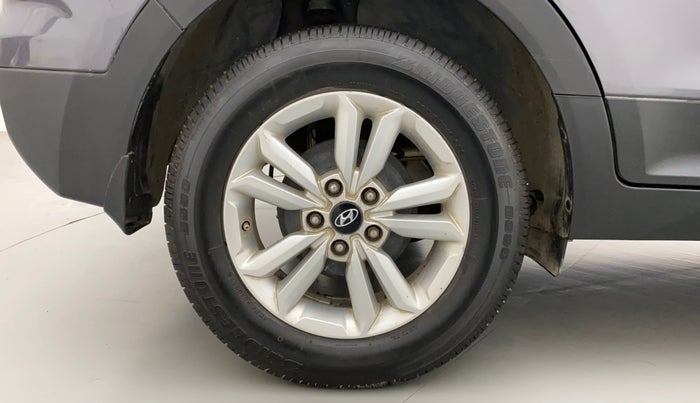 2016 Hyundai Creta SX PLUS 1.6 PETROL, Petrol, Manual, 1,05,587 km, Right Rear Wheel