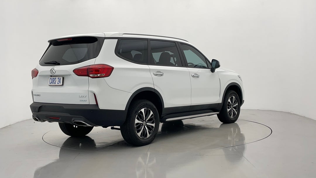 Right Back Diagonal (45- Degree) View