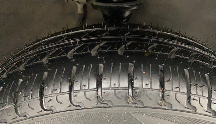 2016 Maruti Alto K10 VXI, Petrol, Manual, 35,123 km, Right Front Tyre Tread