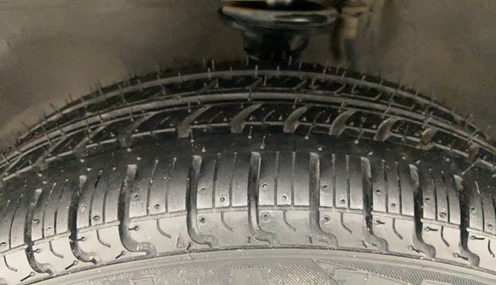 2016 Maruti Alto K10 VXI, Petrol, Manual, 35,123 km, Left Front Tyre Tread