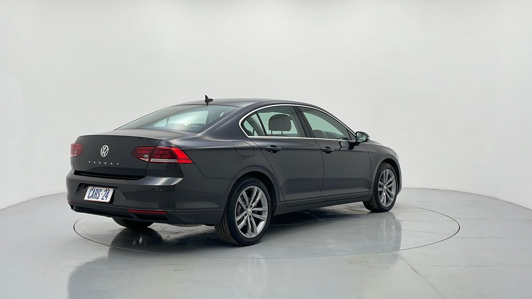 Right Back Diagonal (45- Degree) View