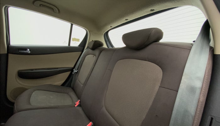 2014 Hyundai i20 SPORTZ 1.4 CRDI, Diesel, Manual, 79,280 km, Right Side Rear Door Cabin