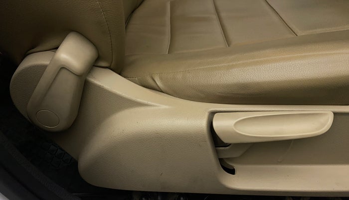 2017 Volkswagen Polo HIGHLINE1.2L PETROL, Petrol, Manual, 52,489 km, Driver Side Adjustment Panel