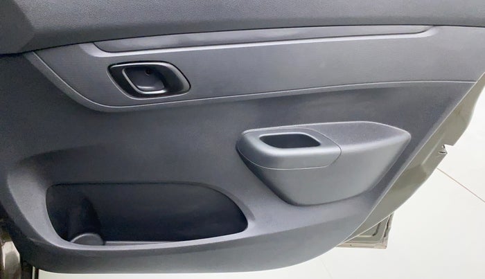 2016 Renault Kwid 1.0 RXT, Petrol, Manual, 33,642 km, Driver Side Door Panels Control