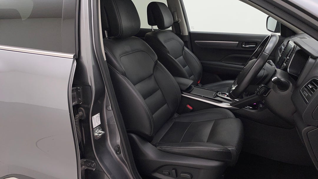 2022 Renault Koleos Zen (4x2), Automatic, 57562 km, Right Side Front Door Cabin View