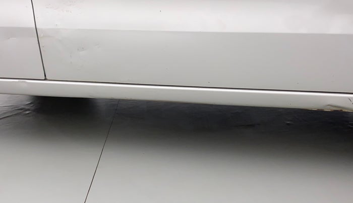 2010 Maruti Wagon R 1.0 LXI, Petrol, Manual, 50,996 km, Right running board - Minor scratches