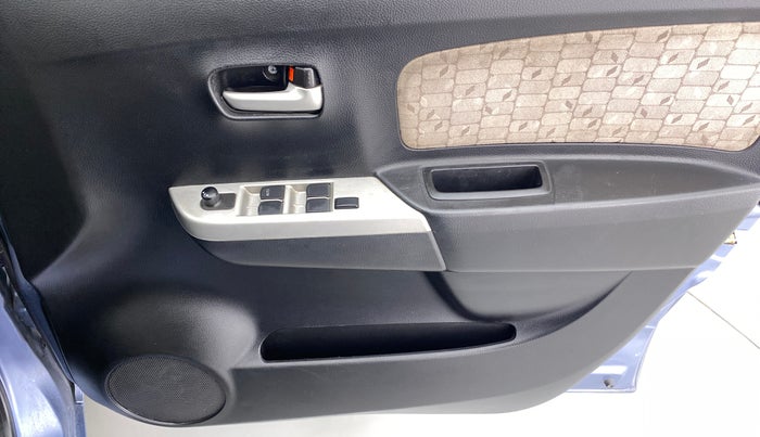 2014 Maruti Wagon R 1.0 VXI, Petrol, Manual, 1,14,527 km, Driver Side Door Panels Control