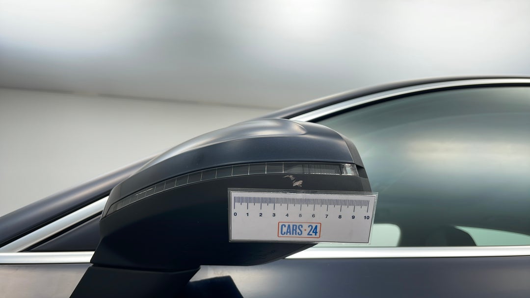 Side Mirrors Housing LHS Scratch