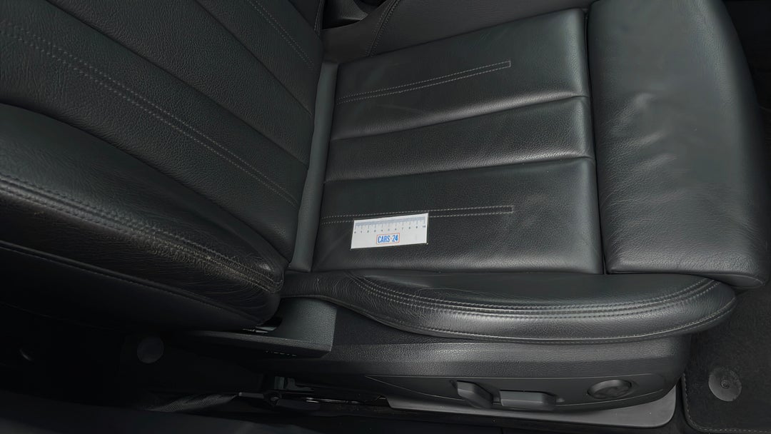 Seats Front RHS Wear