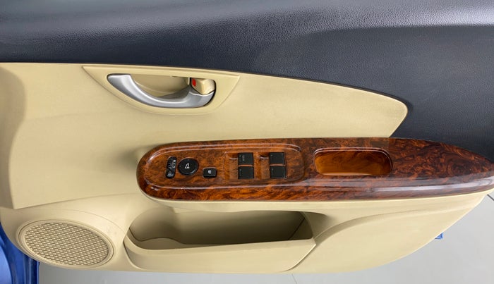 2015 Honda Brio 1.2 VX AT I VTEC, Petrol, Automatic, 35,772 km, Driver Side Door Panels Control