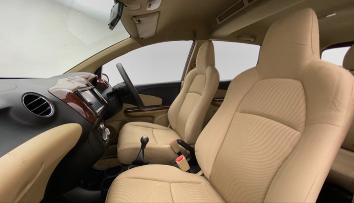 2014 Honda Mobilio 1.5 V OPT. I VTEC, Petrol, Manual, 70,926 km, Right Side Front Door Cabin View