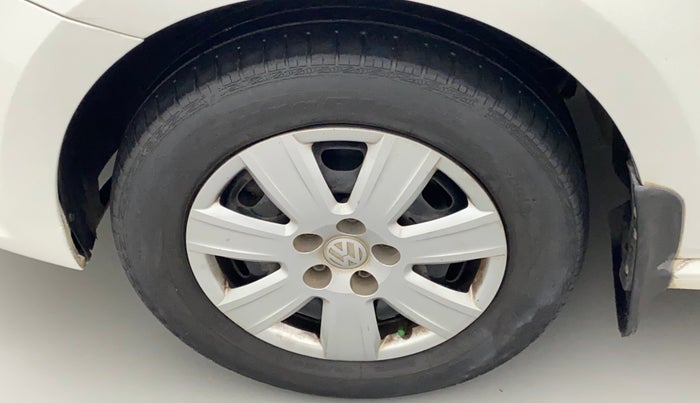 2016 Volkswagen Polo TRENDLINE 1.2L PETROL, Petrol, Manual, 40,071 km, Left front tyre - Minor crack