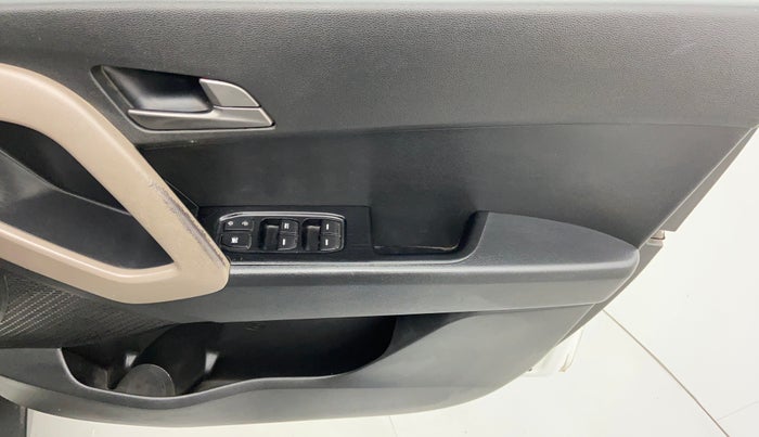 2016 Hyundai Creta 1.6 SX CRDI, Diesel, Manual, 1,14,058 km, Driver Side Door Panels Control