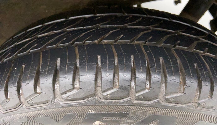 2015 Maruti Wagon R Stingray VXI, Petrol, Manual, 8,732 km, Left Rear Tyre Tread
