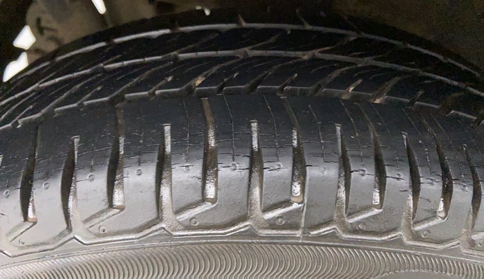 2015 Maruti Wagon R Stingray VXI, Petrol, Manual, 8,732 km, Right Rear Tyre Tread