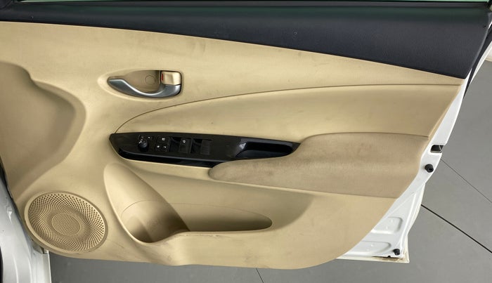 2020 Toyota YARIS G MT, Petrol, Manual, 37,411 km, Driver Side Door Panels Control