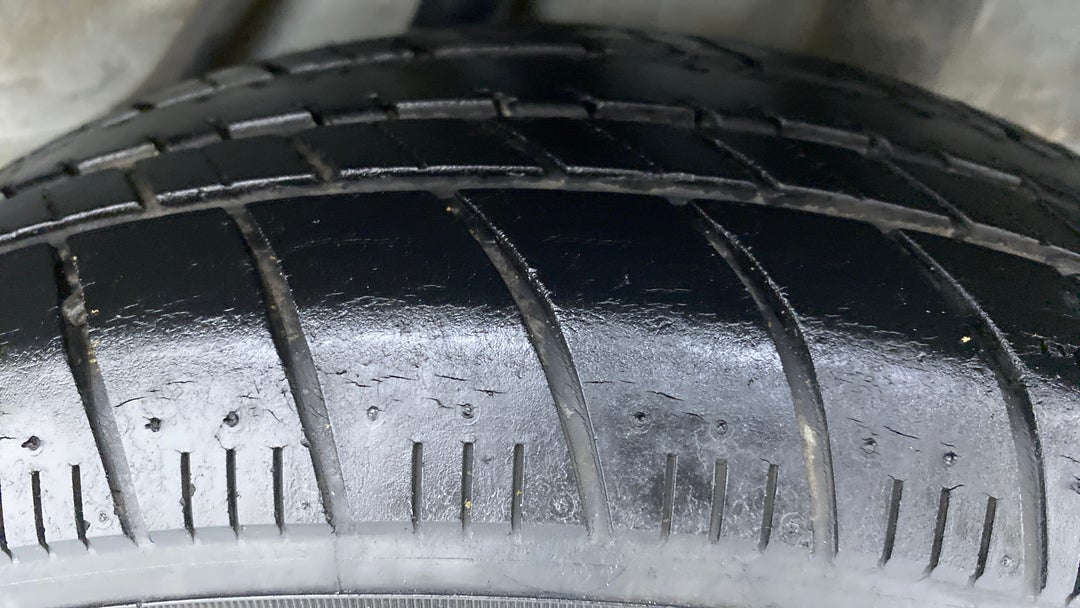 Left Rear Tyre Tread
