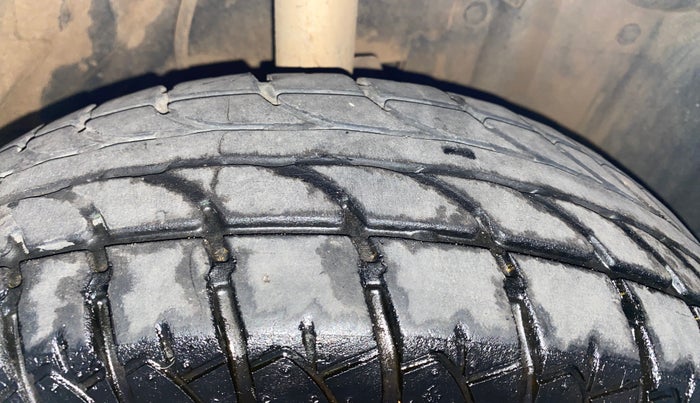 2014 Datsun Go T, Petrol, Manual, 30,322 km, Right Front Tyre Tread