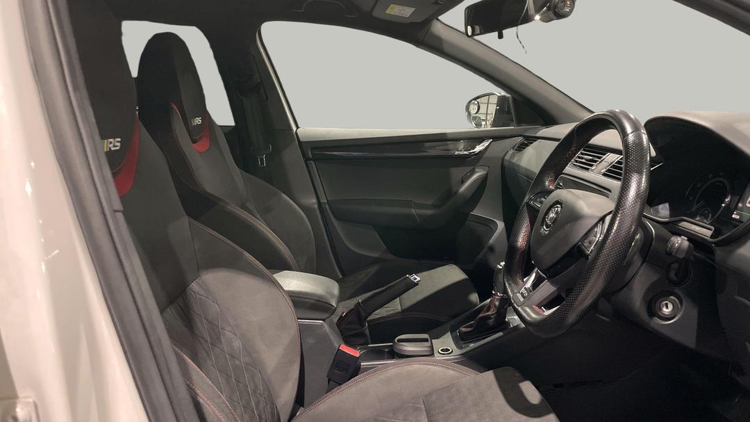 2018 SKODA Octavia Rs 245 180 Tsi, Automatic, 80434 km, Right Side Front Door Cabin View