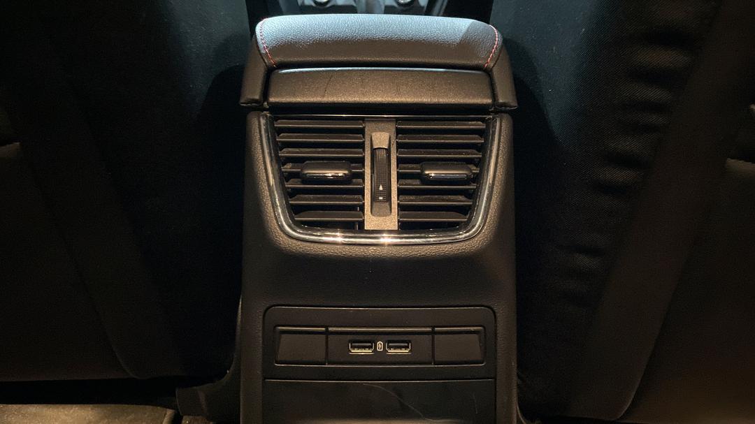 2018 SKODA Octavia Rs 245 180 Tsi, Automatic, 80434 km, Rear A/C Vent