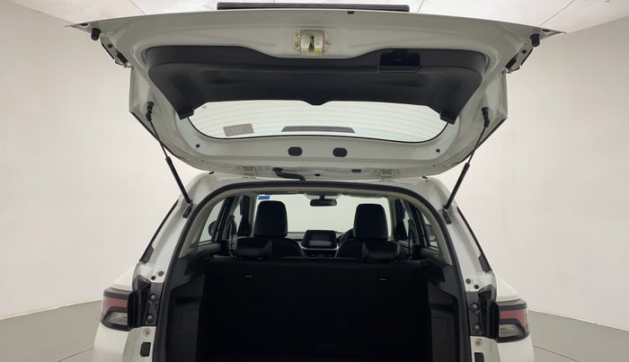 2022 Maruti BREZZA VXI SMART HYBRID, Petrol, Manual, 4,380 km, Boot Door Open