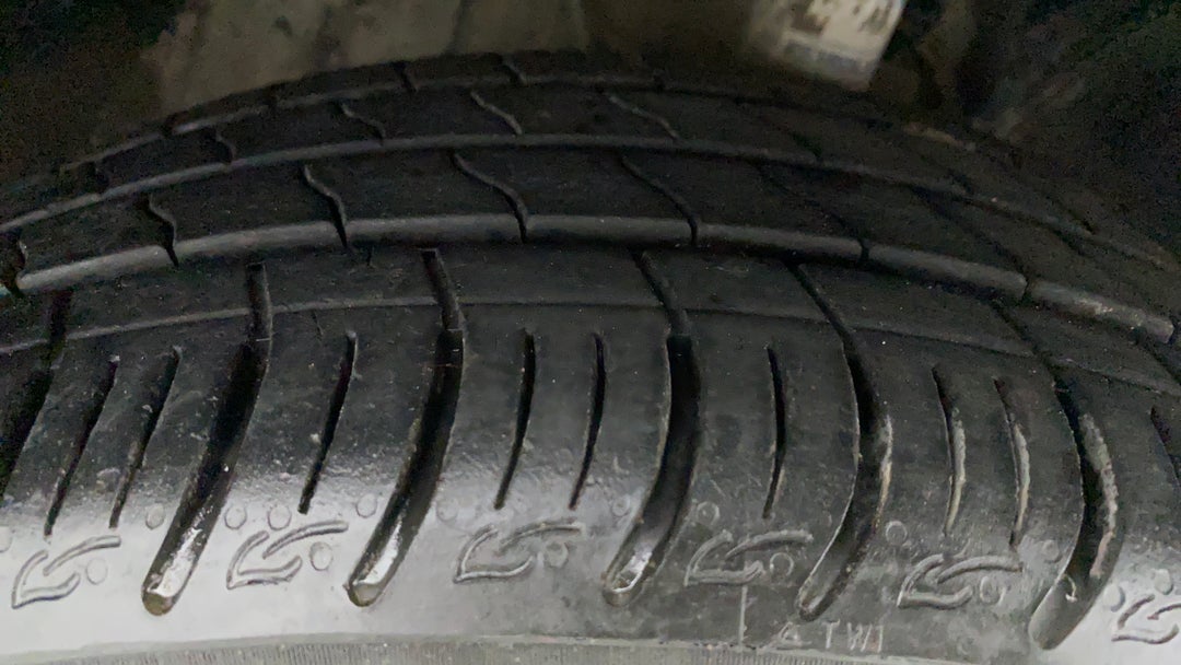 Right Front Tyre Tread