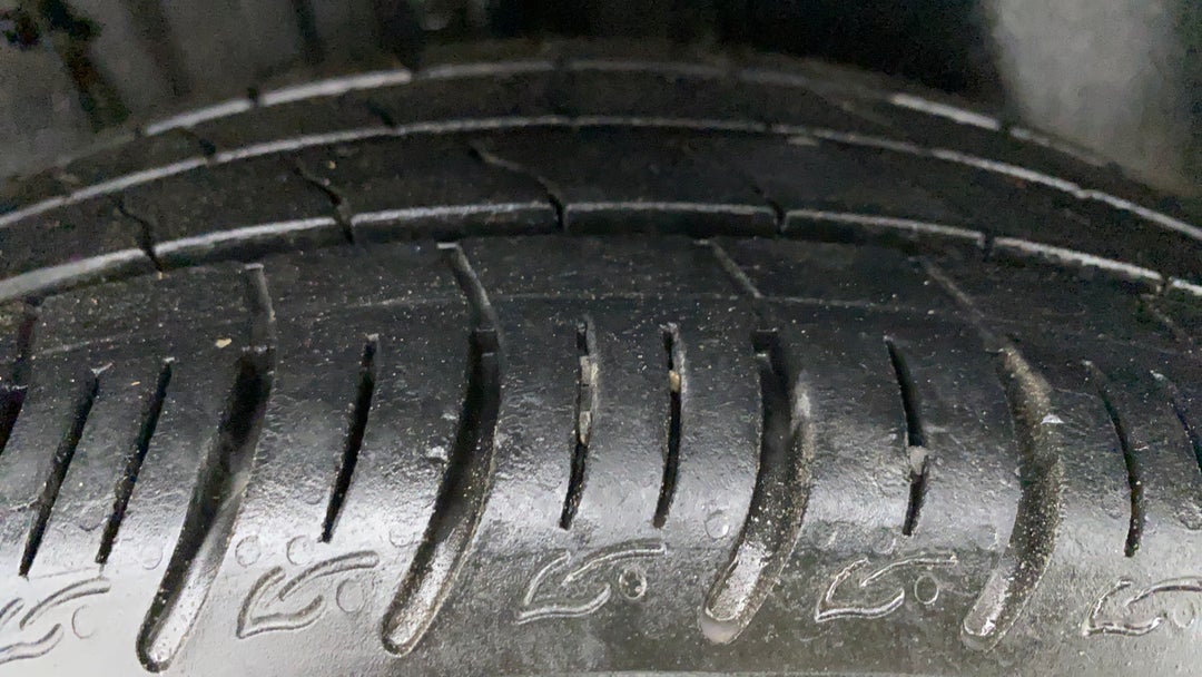 Left Rear Tyre Tread