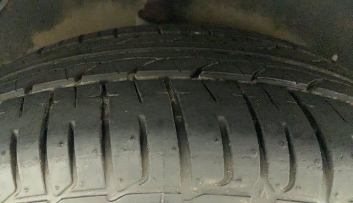2012 Maruti Ritz ZXI, Petrol, Manual, 46,825 km, Right Rear Tyre Tread