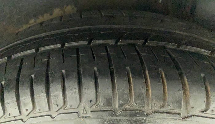2012 Maruti Ritz ZXI, Petrol, Manual, 46,825 km, Left Rear Tyre Tread