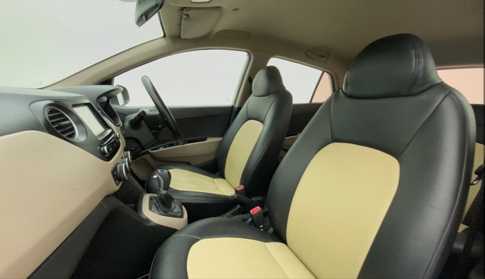 2018 Hyundai Grand i10 SPORTZ AT 1.2 KAPPA VTVT, Petrol, Automatic, 52,877 km, Right Side Front Door Cabin