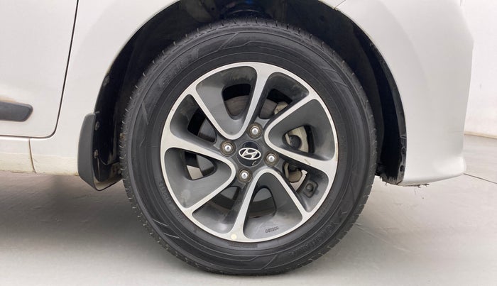 2018 Hyundai Grand i10 SPORTZ AT 1.2 KAPPA VTVT, Petrol, Automatic, 52,877 km, Right Front Wheel