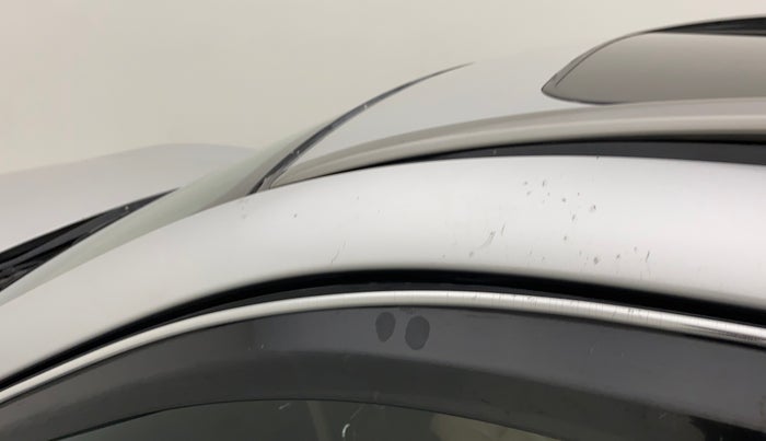 2018 Mahindra XUV500 W9, Diesel, Manual, 60,862 km, Left A pillar - Minor scratches