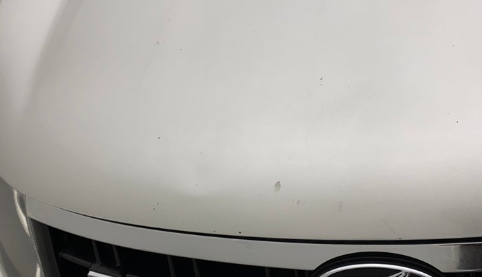 2018 Mahindra XUV500 W9, Diesel, Manual, 60,862 km, Bonnet (hood) - Slightly dented