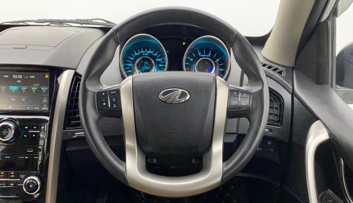 2018 Mahindra XUV500 W9, Diesel, Manual, 60,862 km, Steering Wheel Close Up