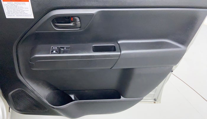 2021 Maruti New Wagon-R 1.0 Lxi (o) cng, CNG, Manual, 15,387 km, Driver Side Door Panels Control