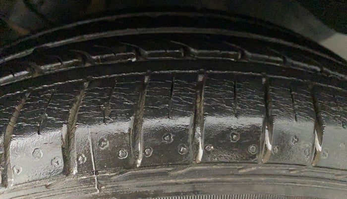 2015 Honda City SV MT PETROL, Petrol, Manual, 30,972 km, Left Rear Tyre Tread