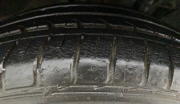 2015 Honda City SV MT PETROL, Petrol, Manual, 30,972 km, Right Rear Tyre Tread