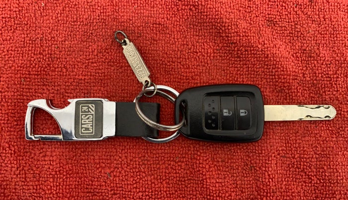 2015 Honda City SV MT PETROL, Petrol, Manual, 30,972 km, Key Close Up