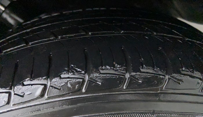2016 Volkswagen Ameo HIGHLINE 1.2, Petrol, Manual, 45,793 km, Left Rear Tyre Tread