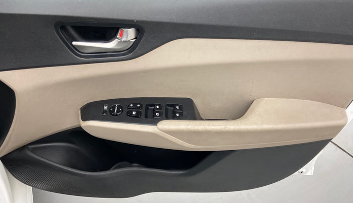 2018 Hyundai Verna 1.4 VTVT E, Petrol, Manual, 66,809 km, Driver Side Door Panels Control