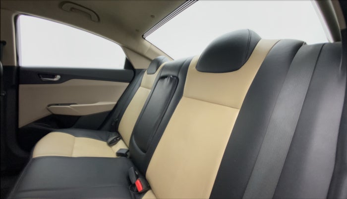 2018 Hyundai Verna 1.4 VTVT E, Petrol, Manual, 66,809 km, Right Side Rear Door Cabin