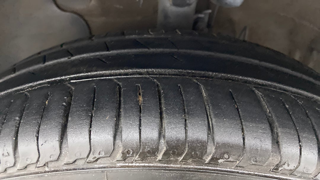 Left Front Tyre Tread