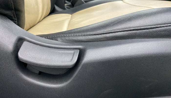 2018 Hyundai Verna 1.4 VTVT E, Petrol, Manual, 66,809 km, Driver Side Adjustment Panel
