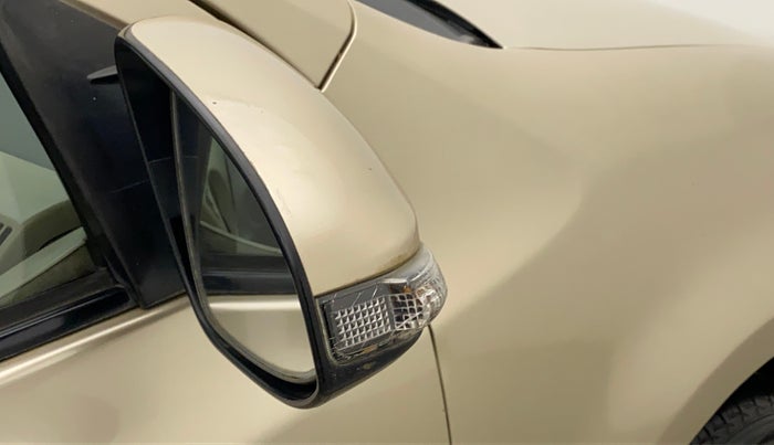 2015 Toyota Etios V, Petrol, Manual, 63,018 km, Right rear-view mirror - Indicator light has minor damage