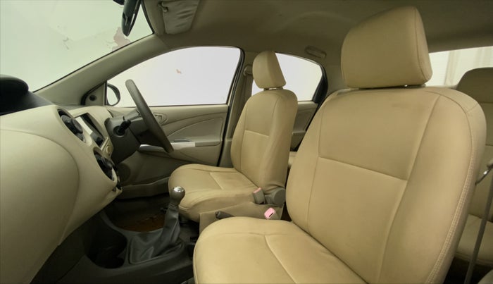 2015 Toyota Etios V, Petrol, Manual, 63,018 km, Right Side Front Door Cabin