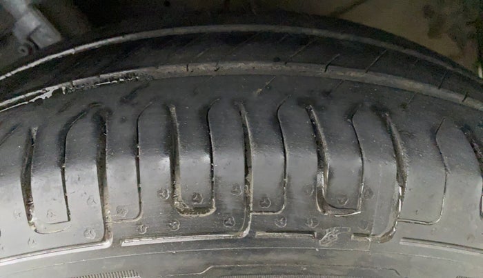 2012 Maruti Swift Dzire VXI, Petrol, Manual, 50,624 km, Left Front Tyre Tread