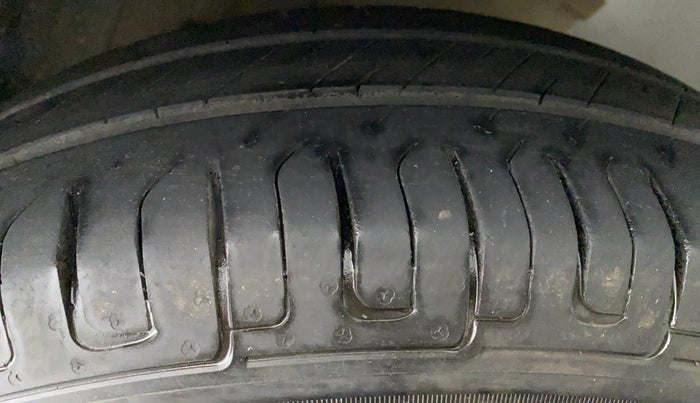 2012 Maruti Swift Dzire VXI, Petrol, Manual, 50,624 km, Left Rear Tyre Tread