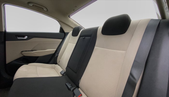 2018 Hyundai Verna 1.6 CRDI SX + AT, Diesel, Automatic, 46,184 km, Right Side Rear Door Cabin