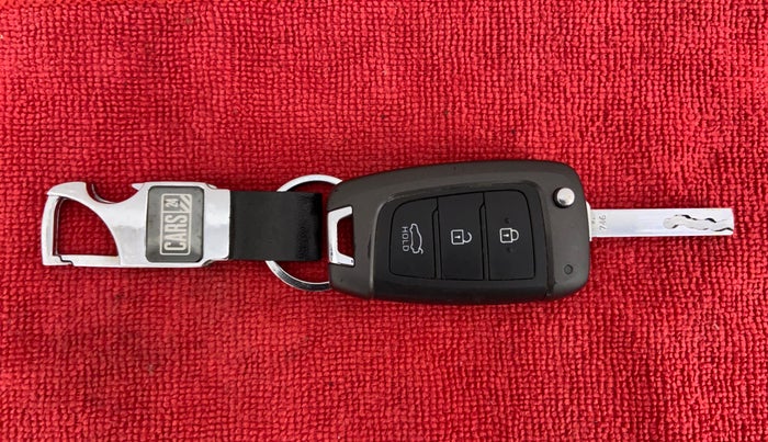 2018 Hyundai Verna 1.6 CRDI SX + AT, Diesel, Automatic, 46,184 km, Key Close Up