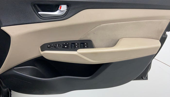 2018 Hyundai Verna 1.6 CRDI SX + AT, Diesel, Automatic, 46,184 km, Driver Side Door Panels Control